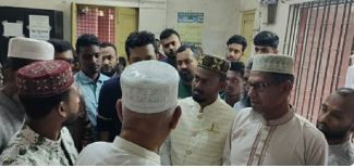 মধ্যরাতে আগুনে নিঃস্ব কৃষক, হাসপাতালে ছুটে গেলেন এমপি 